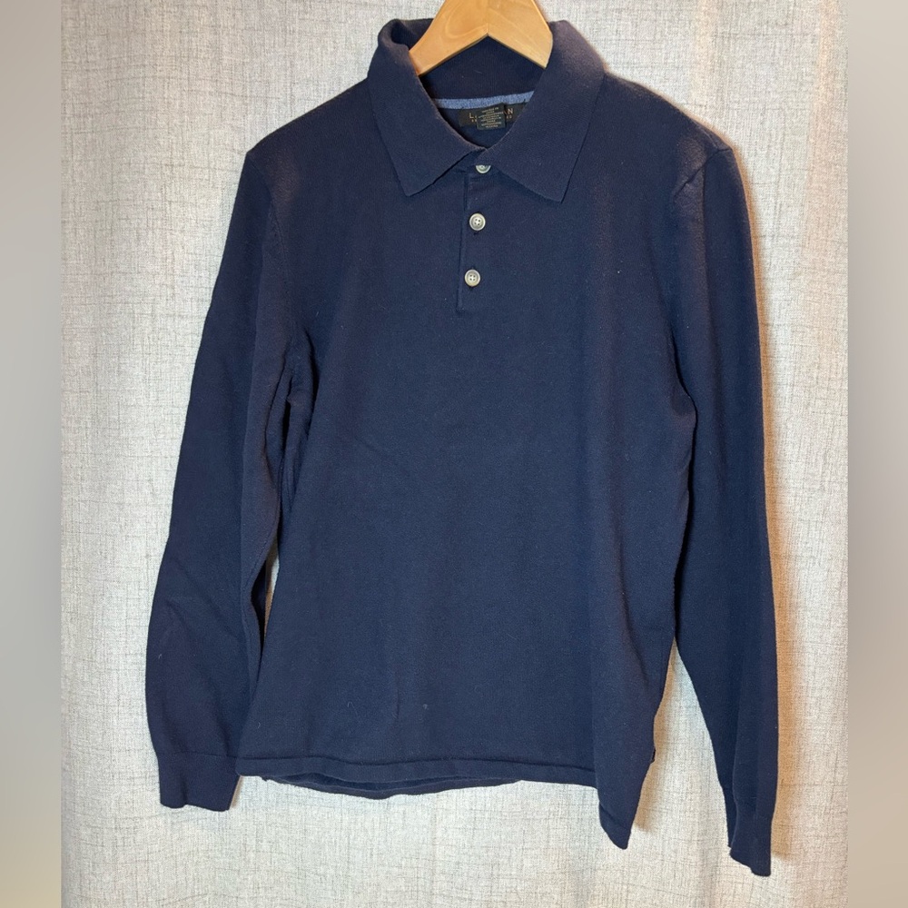 LACHLAN “British inspired” navy blue button front polo collar sweater. Large